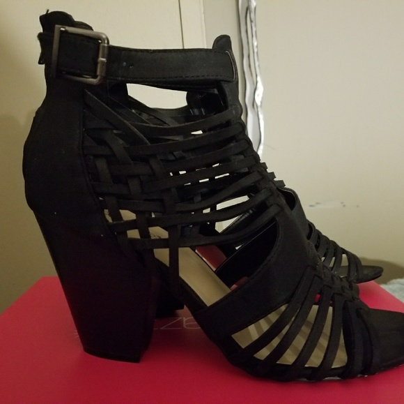 Shoes - Picture 2 of 4